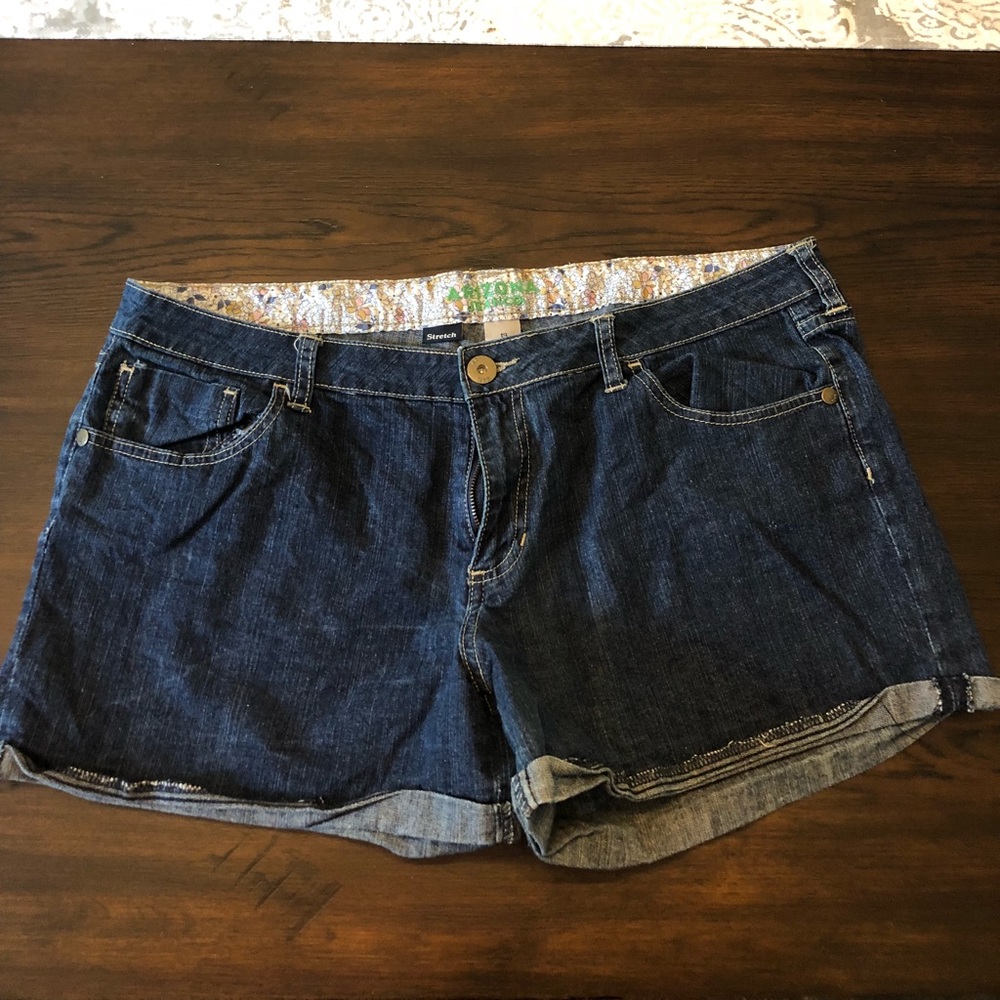 Juniors Arizona dark denim raw hem shorts